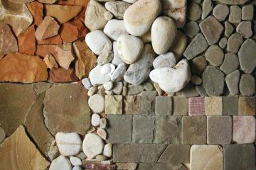 Какие виды натурального камня используются для отделки фасада?